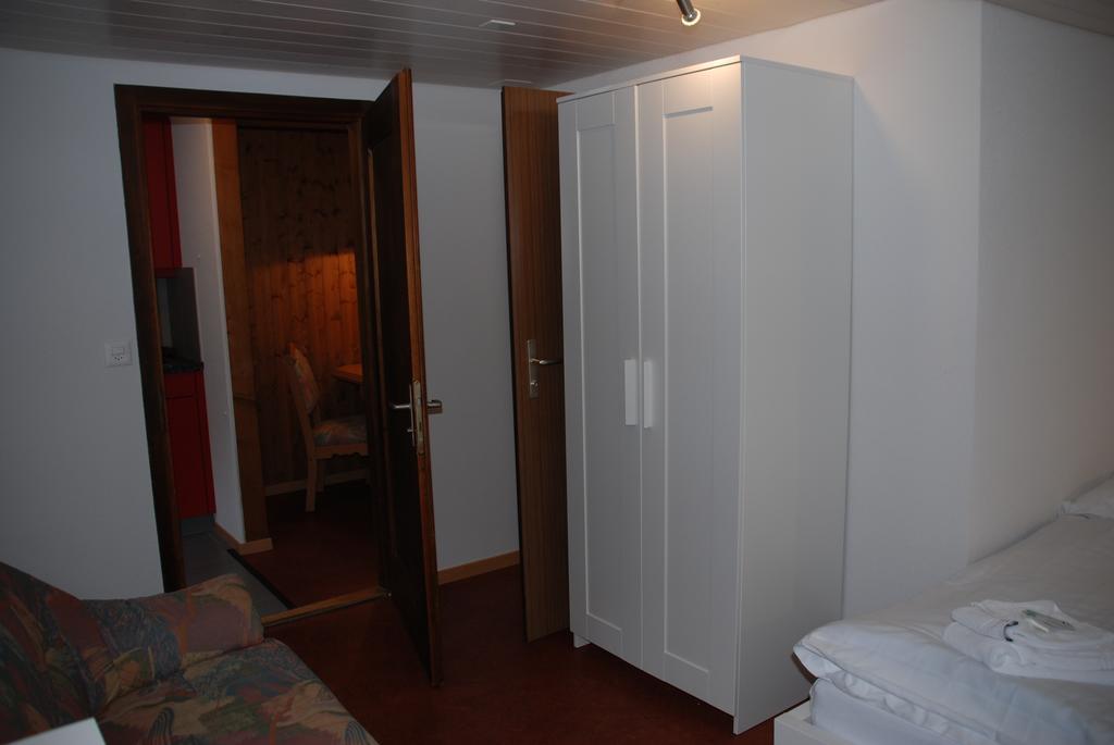 Family-Apartment Du Lac Iseltwald Exterior photo